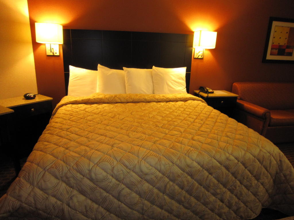 Red Carpet Inn And Suites Monmouth Junction Kamer foto