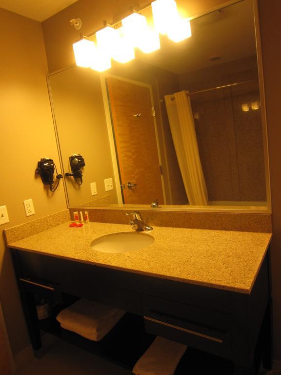 Red Carpet Inn And Suites Monmouth Junction Kamer foto