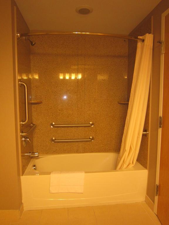Red Carpet Inn And Suites Monmouth Junction Kamer foto