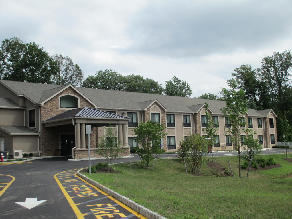 Red Carpet Inn And Suites Monmouth Junction Buitenkant foto