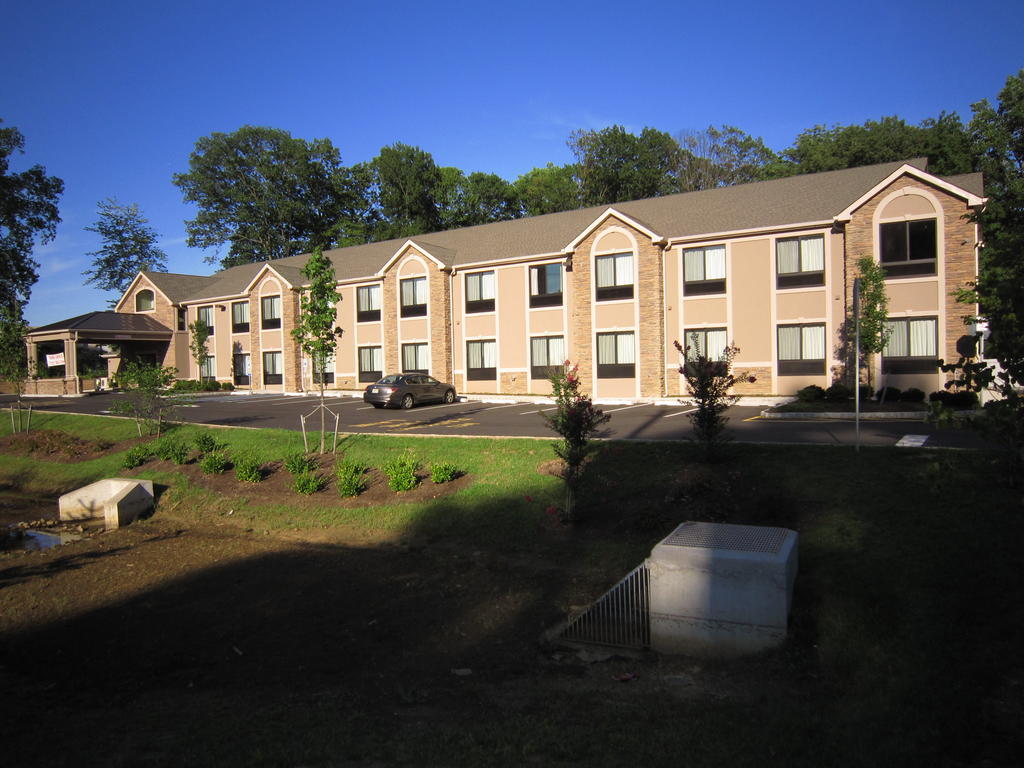 Red Carpet Inn And Suites Monmouth Junction Buitenkant foto