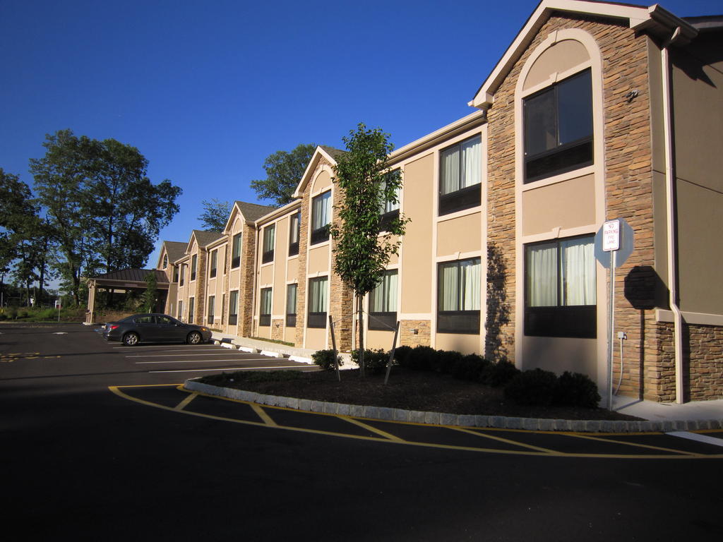 Red Carpet Inn And Suites Monmouth Junction Buitenkant foto