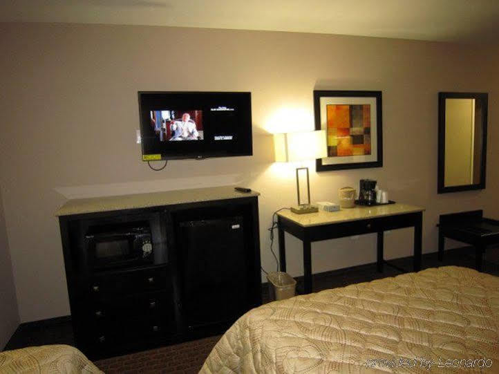 Red Carpet Inn And Suites Monmouth Junction Buitenkant foto