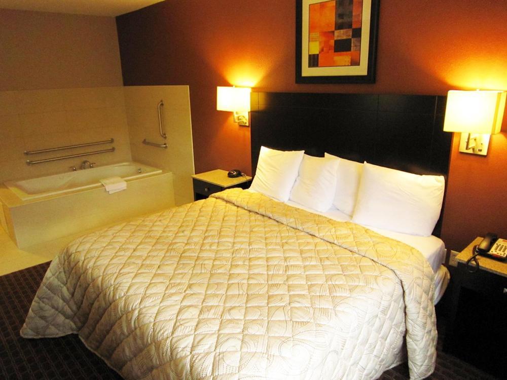 Red Carpet Inn And Suites Monmouth Junction Buitenkant foto